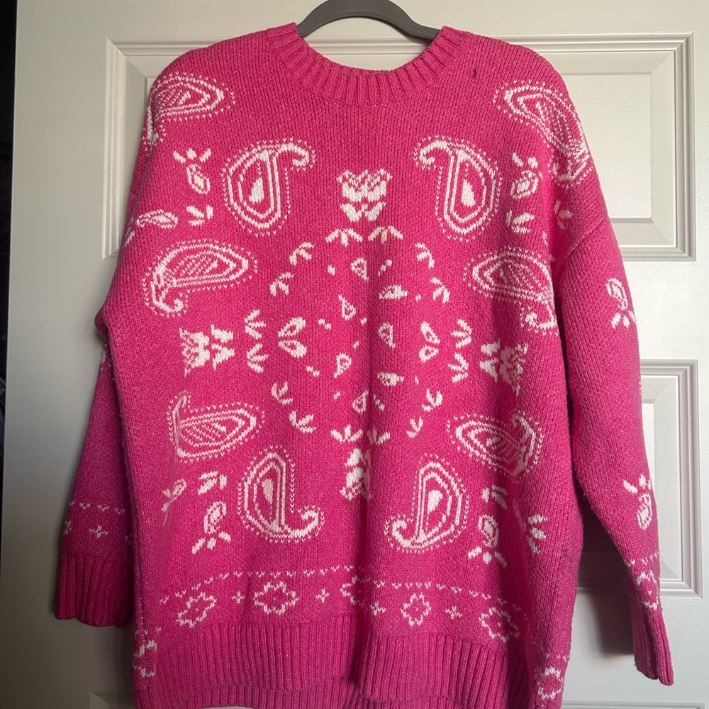American Eagle Outfitters Pink and White Crew Neck Sweater